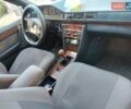 Синий Мерседес Е-Класс, объемом двигателя 2.6 л и пробегом 400 тыс. км за 2700 $, фото 4 на Automoto.ua