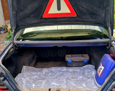 Синій Мерседес Е-Клас, об'ємом двигуна 2 л та пробігом 300 тис. км за 1700 $, фото 6 на Automoto.ua