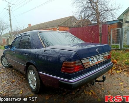 Синий Мерседес Е-Класс, объемом двигателя 2 л и пробегом 0 тыс. км за 1400 $, фото 2 на Automoto.ua