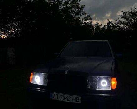 Синій Мерседес Е-Клас, об'ємом двигуна 2.3 л та пробігом 400 тис. км за 1300 $, фото 4 на Automoto.ua