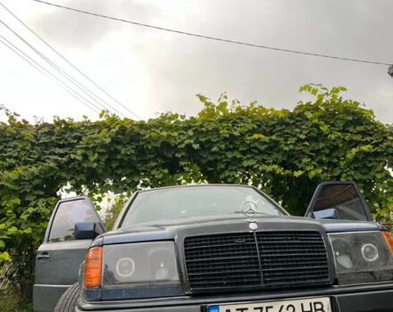 Синій Мерседес Е-Клас, об'ємом двигуна 2.3 л та пробігом 400 тис. км за 1300 $, фото 3 на Automoto.ua