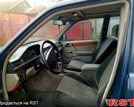 Синий Мерседес Е-Класс, объемом двигателя 2 л и пробегом 0 тыс. км за 1400 $, фото 3 на Automoto.ua