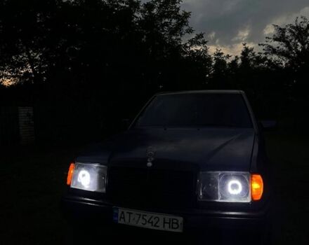 Синій Мерседес Е-Клас, об'ємом двигуна 2.3 л та пробігом 400 тис. км за 1300 $, фото 6 на Automoto.ua