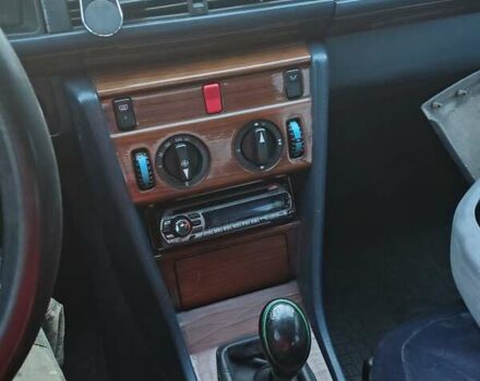 Синий Мерседес Е-Класс, объемом двигателя 2.5 л и пробегом 614 тыс. км за 2700 $, фото 13 на Automoto.ua