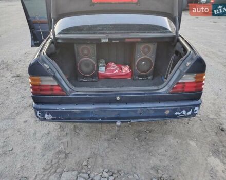 Синий Мерседес Е-Класс, объемом двигателя 2.5 л и пробегом 614 тыс. км за 2700 $, фото 8 на Automoto.ua