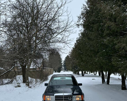 Синий Мерседес Е-Класс, объемом двигателя 2.5 л и пробегом 402 тыс. км за 4500 $, фото 6 на Automoto.ua