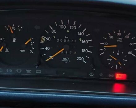 Синий Мерседес Е-Класс, объемом двигателя 2.5 л и пробегом 614 тыс. км за 2700 $, фото 12 на Automoto.ua