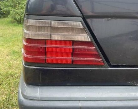 Синий Мерседес Е-Класс, объемом двигателя 2.2 л и пробегом 358 тыс. км за 2200 $, фото 10 на Automoto.ua