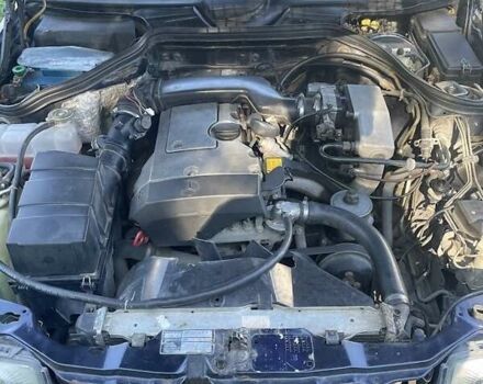 Синий Мерседес Е-Класс, объемом двигателя 2.2 л и пробегом 358 тыс. км за 2200 $, фото 9 на Automoto.ua