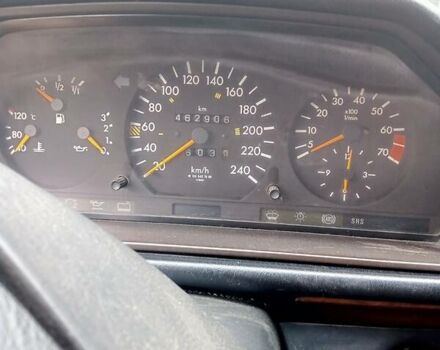 Синий Мерседес Е-Класс, объемом двигателя 2.2 л и пробегом 462 тыс. км за 2550 $, фото 9 на Automoto.ua