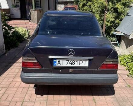 Синий Мерседес Е-Класс, объемом двигателя 2.2 л и пробегом 358 тыс. км за 2200 $, фото 2 на Automoto.ua