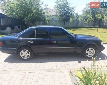 Синій Мерседес Е-Клас, об'ємом двигуна 2.2 л та пробігом 356 тис. км за 2300 $, фото 3 на Automoto.ua
