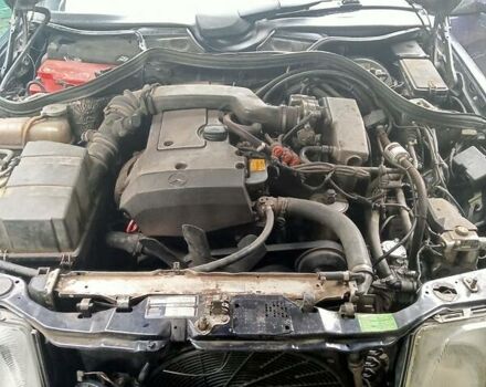 Синий Мерседес Е-Класс, объемом двигателя 2.2 л и пробегом 462 тыс. км за 2550 $, фото 5 на Automoto.ua