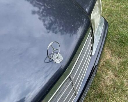 Синий Мерседес Е-Класс, объемом двигателя 2.2 л и пробегом 358 тыс. км за 2200 $, фото 8 на Automoto.ua