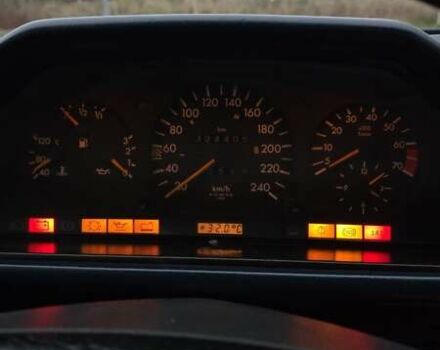 Синий Мерседес Е-Класс, объемом двигателя 2 л и пробегом 324 тыс. км за 2777 $, фото 29 на Automoto.ua