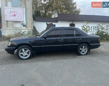 Синій Мерседес Е-Клас, об'ємом двигуна 2 л та пробігом 536 тис. км за 2950 $, фото 1 на Automoto.ua