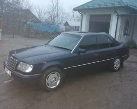 Синий Мерседес Е-Класс, объемом двигателя 2 л и пробегом 315 тыс. км за 3500 $, фото 7 на Automoto.ua