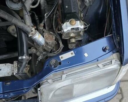 Синий Мерседес Е-Класс, объемом двигателя 2 л и пробегом 324 тыс. км за 2777 $, фото 26 на Automoto.ua