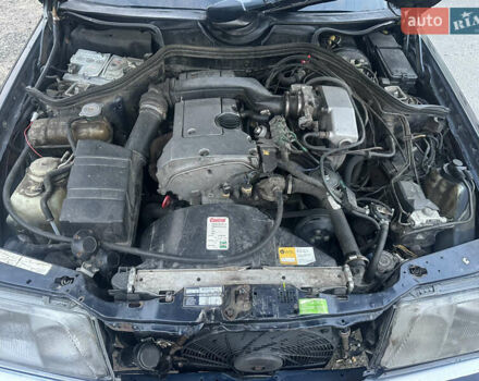 Синій Мерседес Е-Клас, об'ємом двигуна 2 л та пробігом 536 тис. км за 2950 $, фото 4 на Automoto.ua