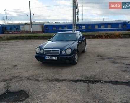 Синій Мерседес Е-Клас, об'ємом двигуна 2.2 л та пробігом 450 тис. км за 2700 $, фото 3 на Automoto.ua