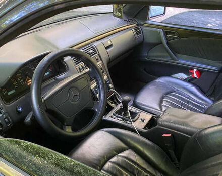 Синій Мерседес Е-Клас, об'ємом двигуна 2.3 л та пробігом 320 тис. км за 2500 $, фото 5 на Automoto.ua