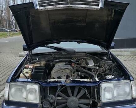 Синий Мерседес Е-Класс, объемом двигателя 2 л и пробегом 324 тыс. км за 2777 $, фото 27 на Automoto.ua