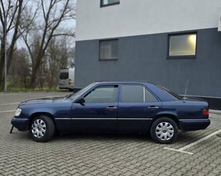 Синий Мерседес Е-Класс, объемом двигателя 2 л и пробегом 324 тыс. км за 2777 $, фото 1 на Automoto.ua