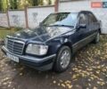 Мерседес Е-Класс 1995 в Кривом Роге на Automoto.ua Синий Мерседес Е-Класс, объемом двигателя 2 л и пробегом 295 тыс. км за 2600 $, фото 9 на Automoto.ua