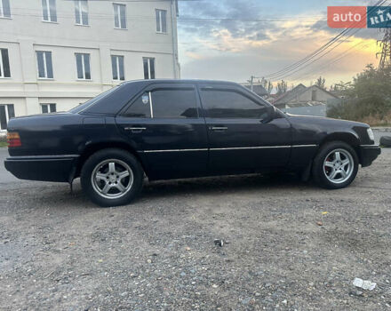 Синій Мерседес Е-Клас, об'ємом двигуна 2 л та пробігом 536 тис. км за 2950 $, фото 2 на Automoto.ua