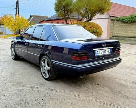 Мерседес Е-Класс 1995 в Харькове на Automoto.ua Синий Мерседес Е-Класс, объемом двигателя 2.8 л и пробегом 362 тыс. км за 4800 $, фото 3 на Automoto.ua
