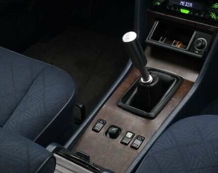 Синий Мерседес Е-Класс, объемом двигателя 2 л и пробегом 324 тыс. км за 2777 $, фото 39 на Automoto.ua