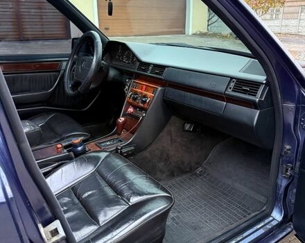 Мерседес Е-Класс 1995 в Харькове на Automoto.ua Синий Мерседес Е-Класс, объемом двигателя 2.8 л и пробегом 362 тыс. км за 4800 $, фото 10 на Automoto.ua