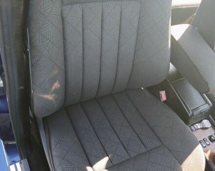 Синій Мерседес Е-Клас, об'ємом двигуна 2 л та пробігом 290 тис. км за 5000 $, фото 6 на Automoto.ua