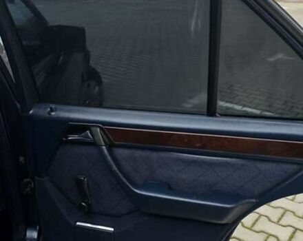 Синий Мерседес Е-Класс, объемом двигателя 2 л и пробегом 324 тыс. км за 2777 $, фото 16 на Automoto.ua