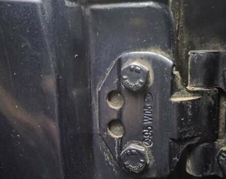 Синий Мерседес Е-Класс, объемом двигателя 2 л и пробегом 324 тыс. км за 2777 $, фото 36 на Automoto.ua