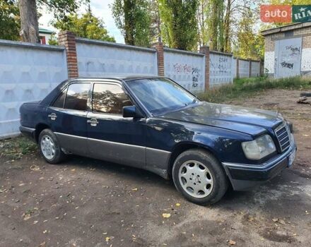 Мерседес Е-Класс 1995 в Кривом Роге на Automoto.ua Синий Мерседес Е-Класс, объемом двигателя 2 л и пробегом 295 тыс. км за 2600 $, фото 8 на Automoto.ua