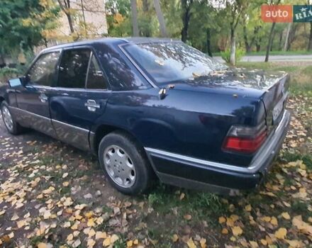 Мерседес Е-Класс 1995 в Кривом Роге на Automoto.ua Синий Мерседес Е-Класс, объемом двигателя 2 л и пробегом 295 тыс. км за 2600 $, фото 19 на Automoto.ua