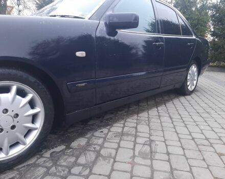 Синий Мерседес Е-Класс, объемом двигателя 0 л и пробегом 300 тыс. км за 2400 $, фото 9 на Automoto.ua