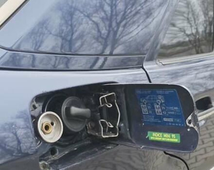 Синий Мерседес Е-Класс, объемом двигателя 2 л и пробегом 324 тыс. км за 2777 $, фото 20 на Automoto.ua