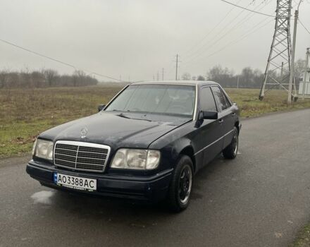 Синий Мерседес Е-Класс, объемом двигателя 3 л и пробегом 400 тыс. км за 2000 $, фото 2 на Automoto.ua