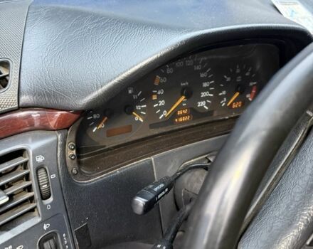 Синий Мерседес Е-Класс, объемом двигателя 2.2 л и пробегом 461 тыс. км за 2200 $, фото 7 на Automoto.ua