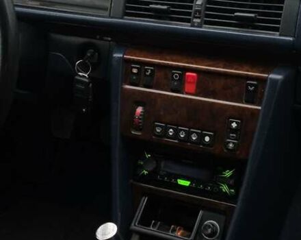 Синий Мерседес Е-Класс, объемом двигателя 2 л и пробегом 324 тыс. км за 2777 $, фото 40 на Automoto.ua