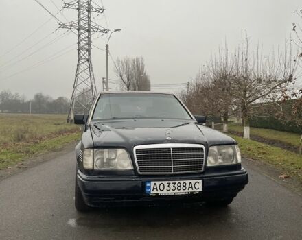 Синий Мерседес Е-Класс, объемом двигателя 3 л и пробегом 400 тыс. км за 2000 $, фото 3 на Automoto.ua