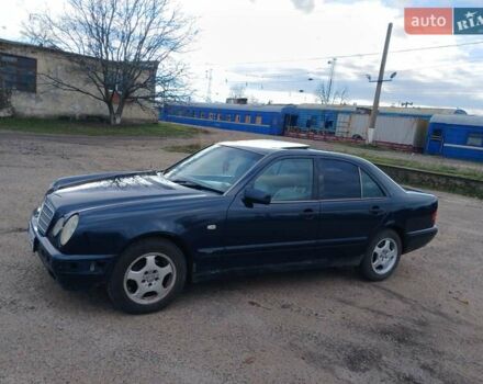 Синій Мерседес Е-Клас, об'ємом двигуна 2.2 л та пробігом 450 тис. км за 2700 $, фото 2 на Automoto.ua