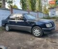 Синий Мерседес Е-Класс, объемом двигателя 2 л и пробегом 295 тыс. км за 2500 $, фото 5 на Automoto.ua