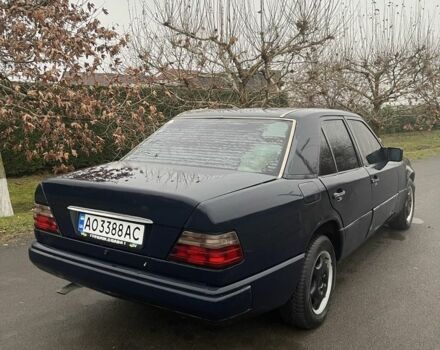 Синий Мерседес Е-Класс, объемом двигателя 3 л и пробегом 400 тыс. км за 2000 $, фото 6 на Automoto.ua