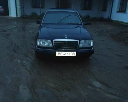 Синий Мерседес Е-Класс, объемом двигателя 2 л и пробегом 315 тыс. км за 3500 $, фото 19 на Automoto.ua