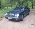 Синий Мерседес Е-Класс, объемом двигателя 2 л и пробегом 399 тыс. км за 2343 $, фото 1 на Automoto.ua