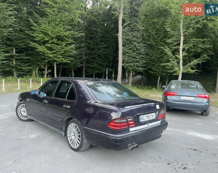 Синій Мерседес Е-Клас, об'ємом двигуна 2.3 л та пробігом 320 тис. км за 2500 $, фото 3 на Automoto.ua