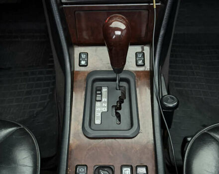 Синий Мерседес Е-Класс, объемом двигателя 3.2 л и пробегом 362 тыс. км за 4800 $, фото 11 на Automoto.ua